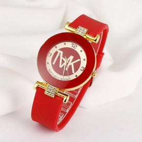 Chic Timekeeper: Luxe Women's Quartz Watch