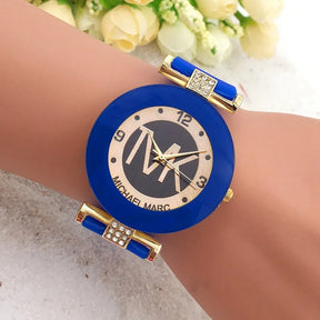 Chic Timekeeper: Luxe Women's Quartz Watch